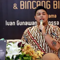 Foto acara Talk Show Peluncuran Buku Ivan Gunawan (Deki Prayoga/bintang.com)