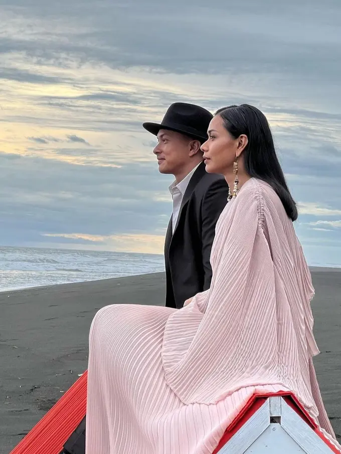 Nicholas Saputra dan Adinia Wirasti