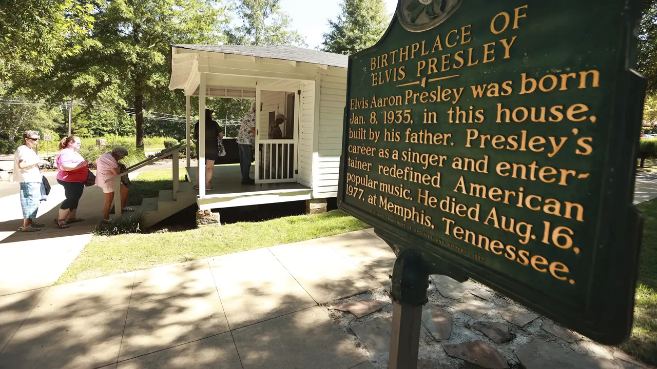Elvis Presley Birthplace and Museum