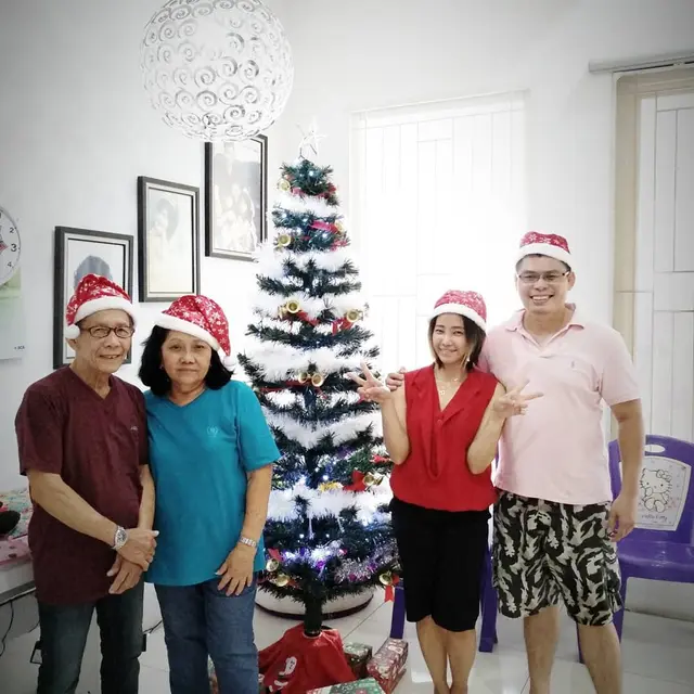 6 Potret Anna Maria Istri Petinju Chris John yang Jarang Tersorot, Menawan