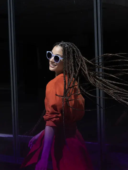 Izipizi Misty Blue memiliki model yang memberikan kebebasan. Foto: Document/Izipizi.