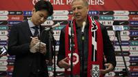 Pelatih Timnas Korea Selatan yang baru, Jurgen Klinsmann berbicara saat konferensi pers di Bandara Internasional Incheon di Incheron, Korea Selatan, Rabu, 8 Maret 2023. Jurgen Klinsmann, tidak membuang banyak waktu untuk menetapkan target pertamanya bersama Taeguk Warriors. Pelatih asal Jerman mengatakan bahwa ia ingin mengakhiri paceklik gelar Piala Asia, yang telah berlangsung lebih dari 60 tahun. (AP Photo/Ahn Young-Joon)