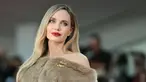 Aktris AS Angelina Jolie menghadiri red carpet film "Maria" pada Festival Film Venice ke-81 di Venice Lido, Kamis (29/8/2024). (Alberto PIZZOLI / AFP)