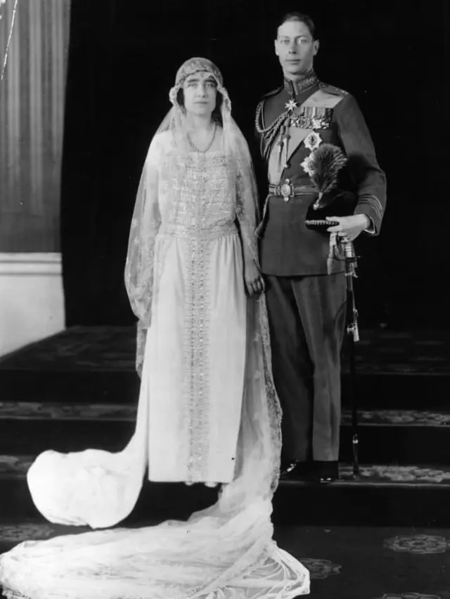 [Bintang] Penasaran dengan Gaun Pernikahan Meghan Markle, Intip Dulu Wedding Dress Pengantin Kerajaan Inggris dari Masa ke Masa