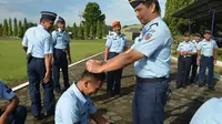Danlanud Adisutjipto Pecahkan Telur di Kepala Ratusan Anak Buah