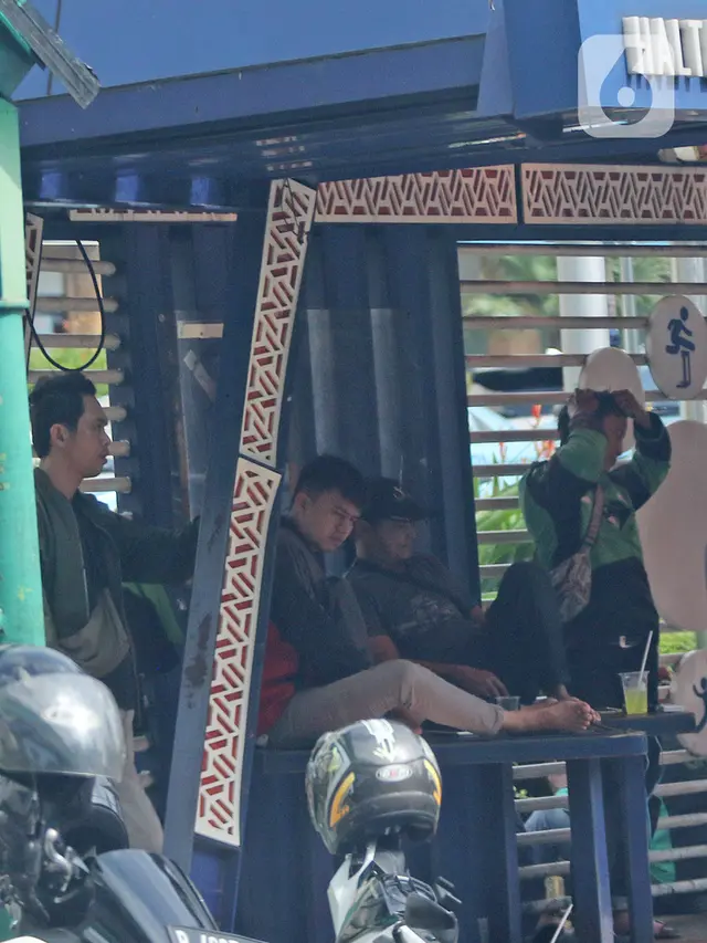 Kasus COVID-19 Melonjak, Masyarakat Masih Abai Prokes