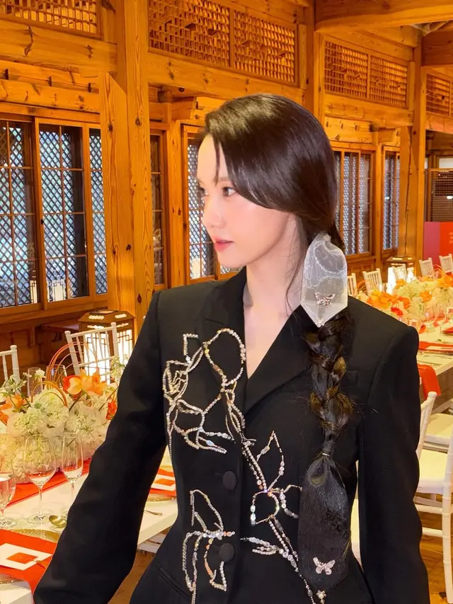 Gaya Formal Elegan Yoona SNSD Hadiri Event Sulwhasoo, Pancarkan Aura Putri Kerajaan di Era Modern