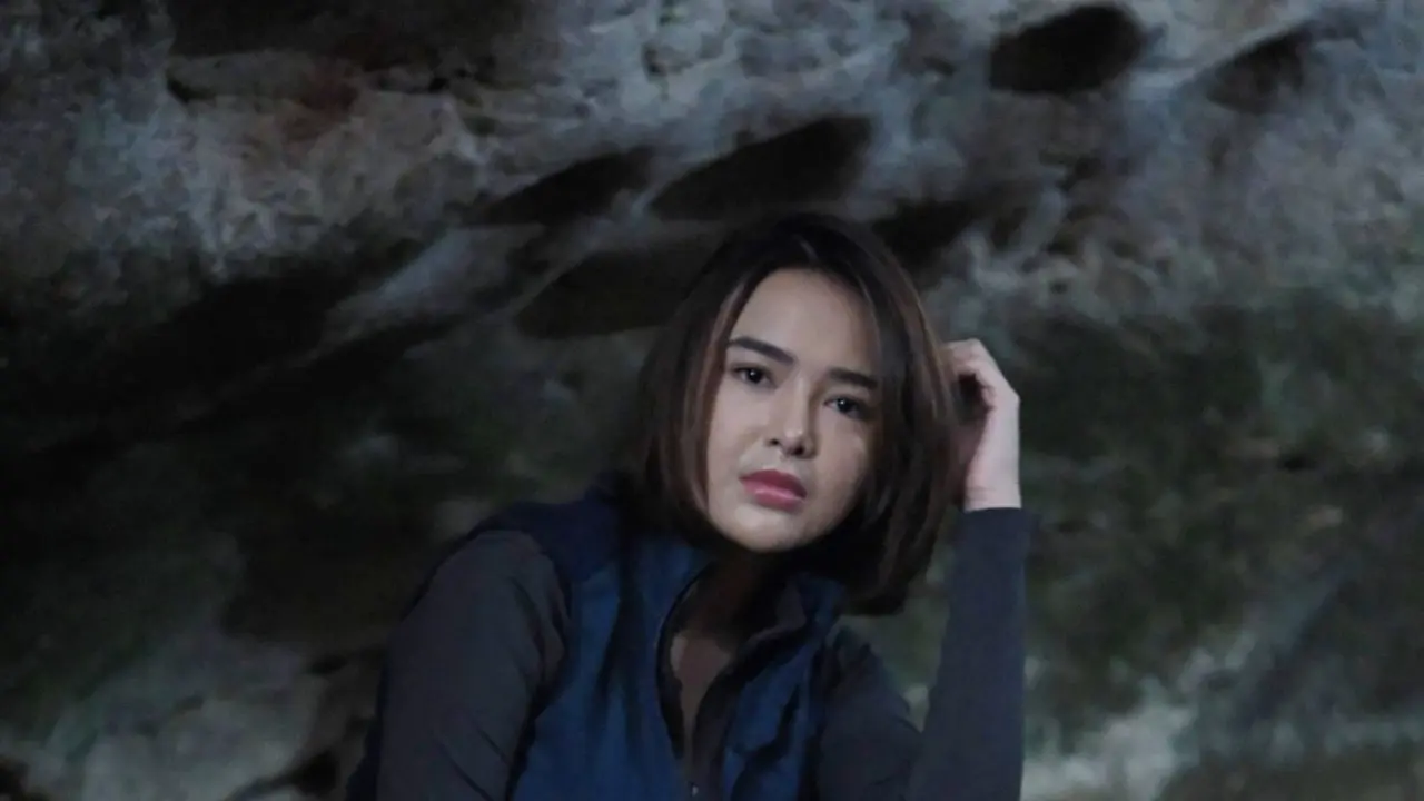 Amanda Manopo di lokasi syuting film Dusun Mayit. (Foto: Dok. Hitmaker Studios)