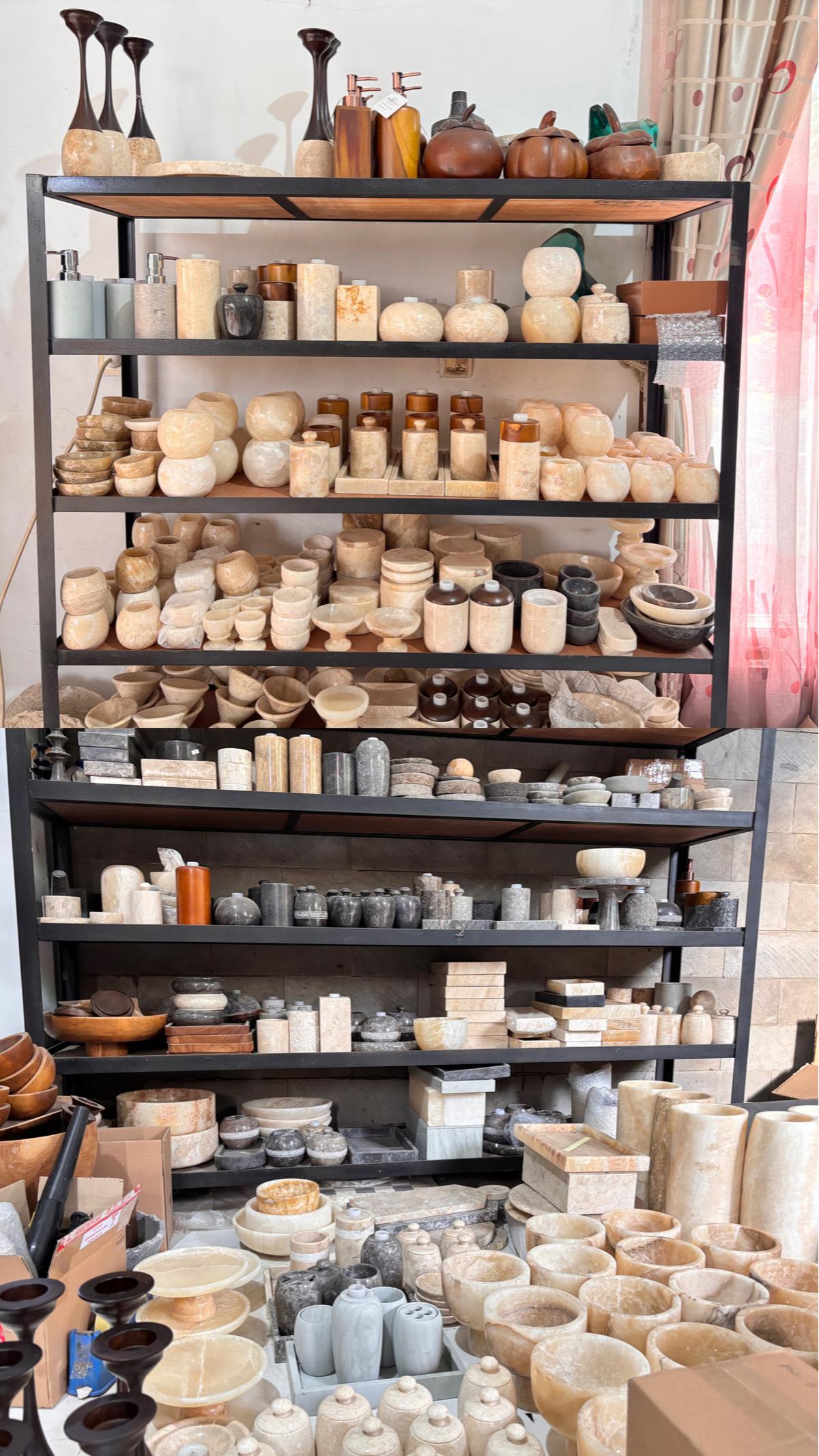 Aneka Produk Intan Deco di Warehouse