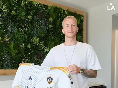 Klub raksasa MLS, LA Galaxy, baru saja mengumumkan bahwa mereka berhasil mendatangkan mantan bintang Borussia Dortmund, Marco Reus. Transfer Reus diumumkan pada Kamis (15/8/2024) malam WIB. (FOTO: instagram.com/lagalaxy/)