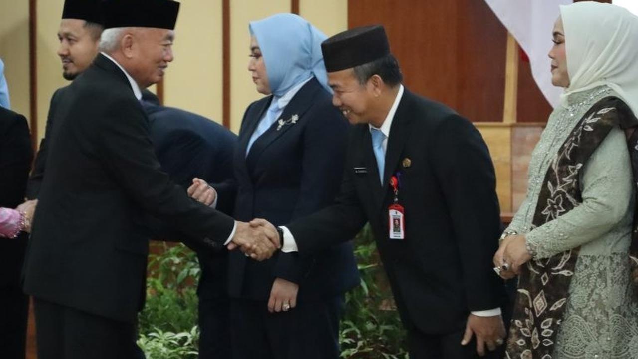 Gubernur Kalsel H. Muhidin Melantik Sekda & Pimpinan Tinggi Pratama