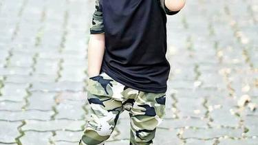 Pakai Baju Tema Tentara Pesona Anak Ini Cute Maksimal Fimela Fimela Com