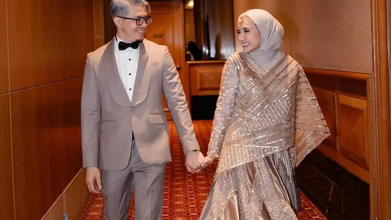 6 Potret Irwansyah Kondangan dengan Gaya Rambut Silver, Hot Daddy Dua Anak