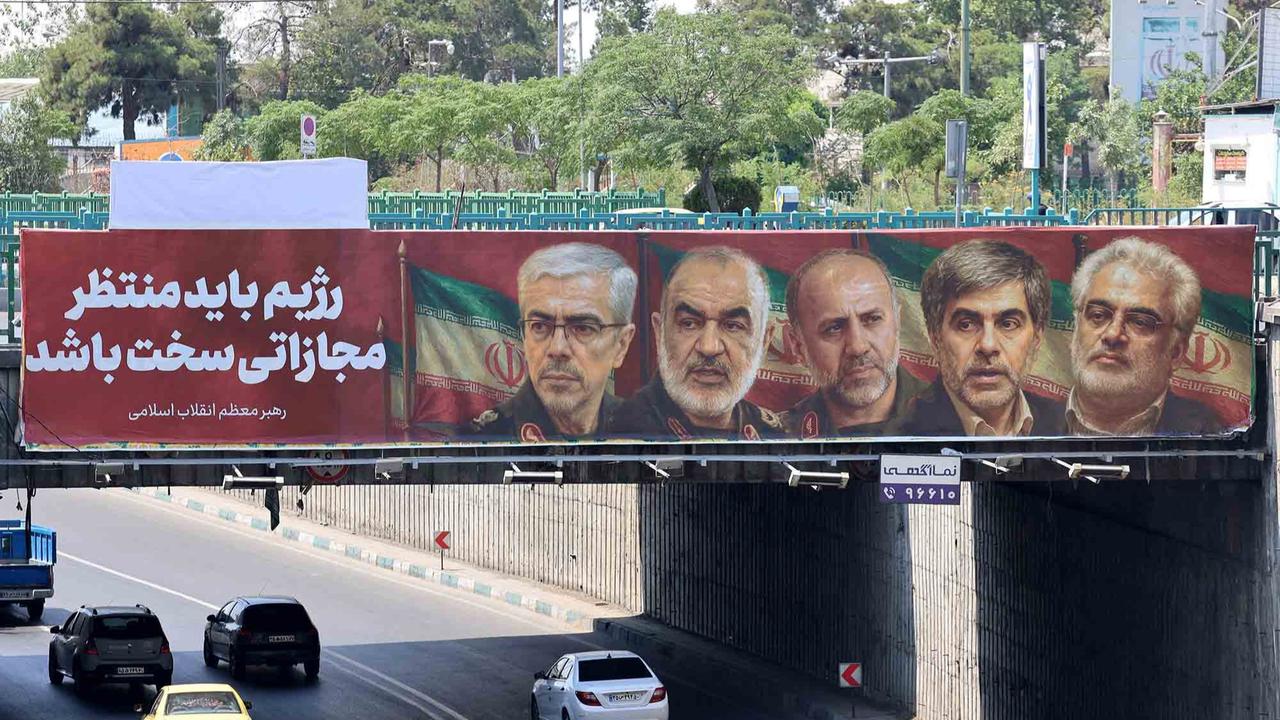 FOTO: Suasana Kota Teheran Iran Dihiasi Poster Anti-Israel