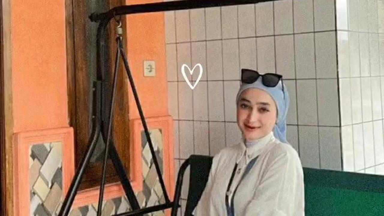 Cantiknya Bikin Gak Kedip, Pesona Santyka Fauziah yang Diduga Pacar Baru Sule - Seleb TikTok Keturunan Arab