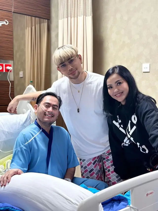 Nassar dan Caren Delano. (Foto: Dok. Instagram @kingnassar88)