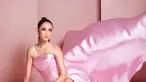Pemilik nama lengkap Raden Roro Ayu Maulida Putri ini berhasil menjadi pemenang pada ajang Puteri Indonesia 2020 membuat namanya makin dikenal luas. Berbakat di dunia modeling, ia kerap melakukan pemotretan. Ayu pun terlihat memukau saat pemotretan. (Liputan6.com/IG/@ayumaulida97)
