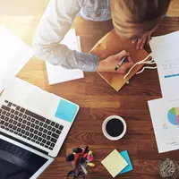 Bisnis kecil yang biasa disebut juga dengan wirausaha biasanya identik dengan modal kecil dan risiko yang minim. 