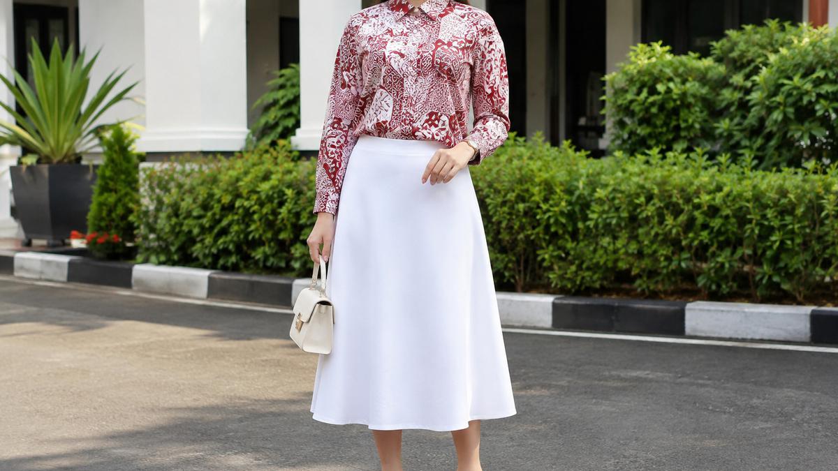 10 Padu Padan Batik dan Rok untuk Upacara Hari Kemerdekaan 17 Agustus 1945 HUT RI Ke-81