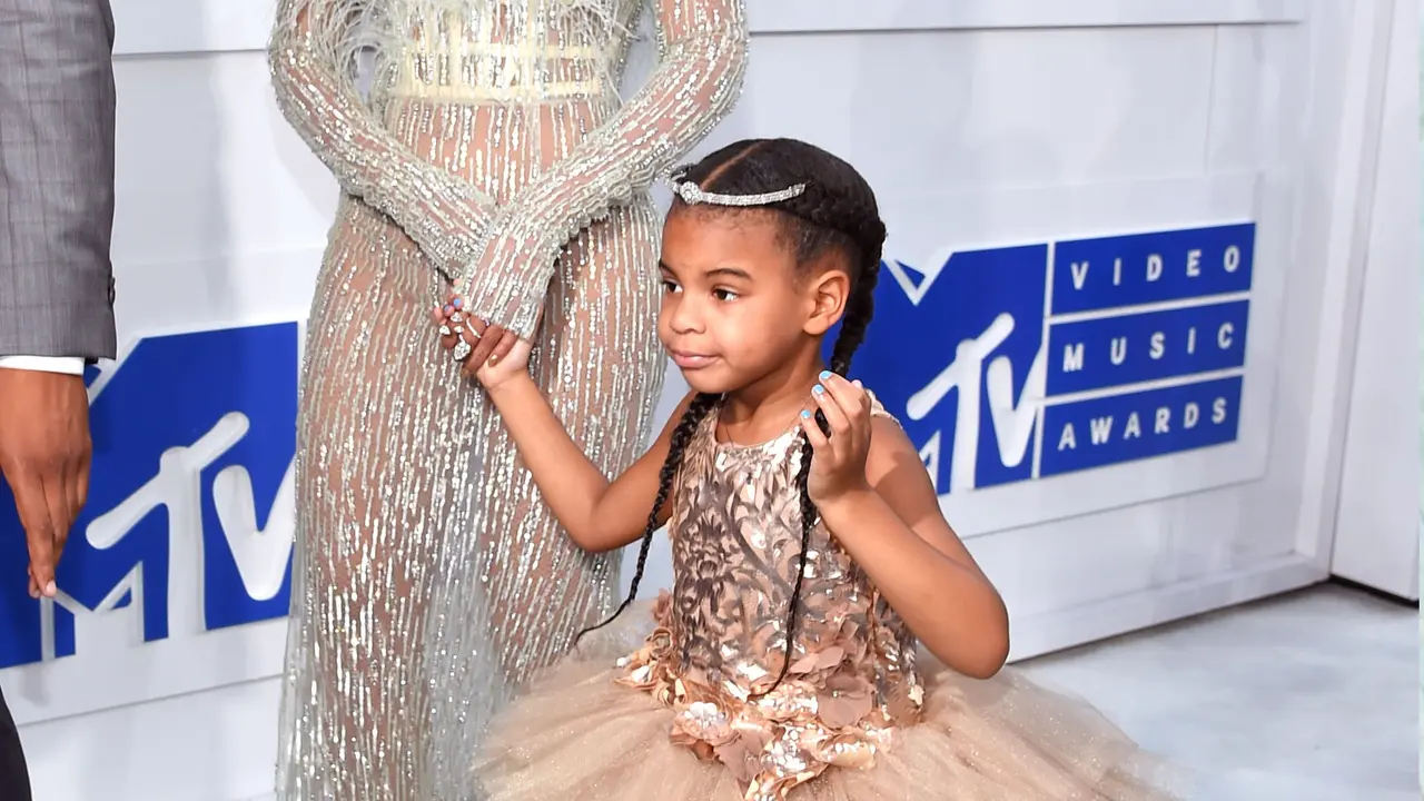 Blue Ivy gunakan busana rancangan desainer Indonesia di MTV VMA 2016