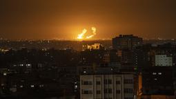 "IDF (Pasukan Pertahanan Israel) saat ini sedang menggempur Gaza," cuit IDF di Twitter. (AP Photo/Fatima Shbair)