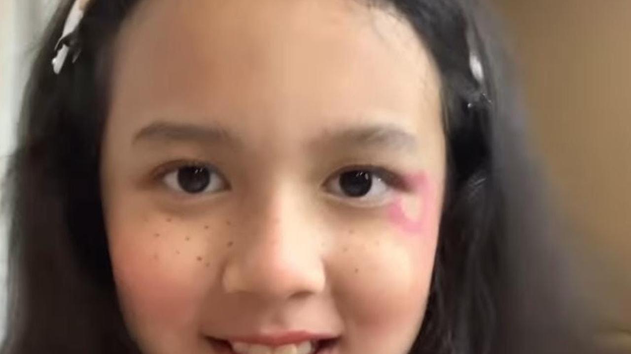 Potret Zoe Putri Artika Sari Devi Lakukan Makeup Tutorial, Wajah Cantiknya Buat Terpesona