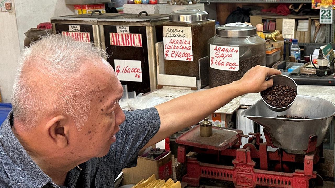 Penjual Kopi Luwak di Gondangdia