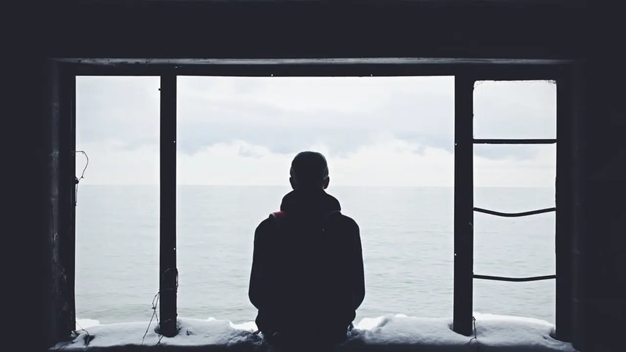 Ilustrasi sendirian atau menyendiri. Unsplash/Noah Silliman