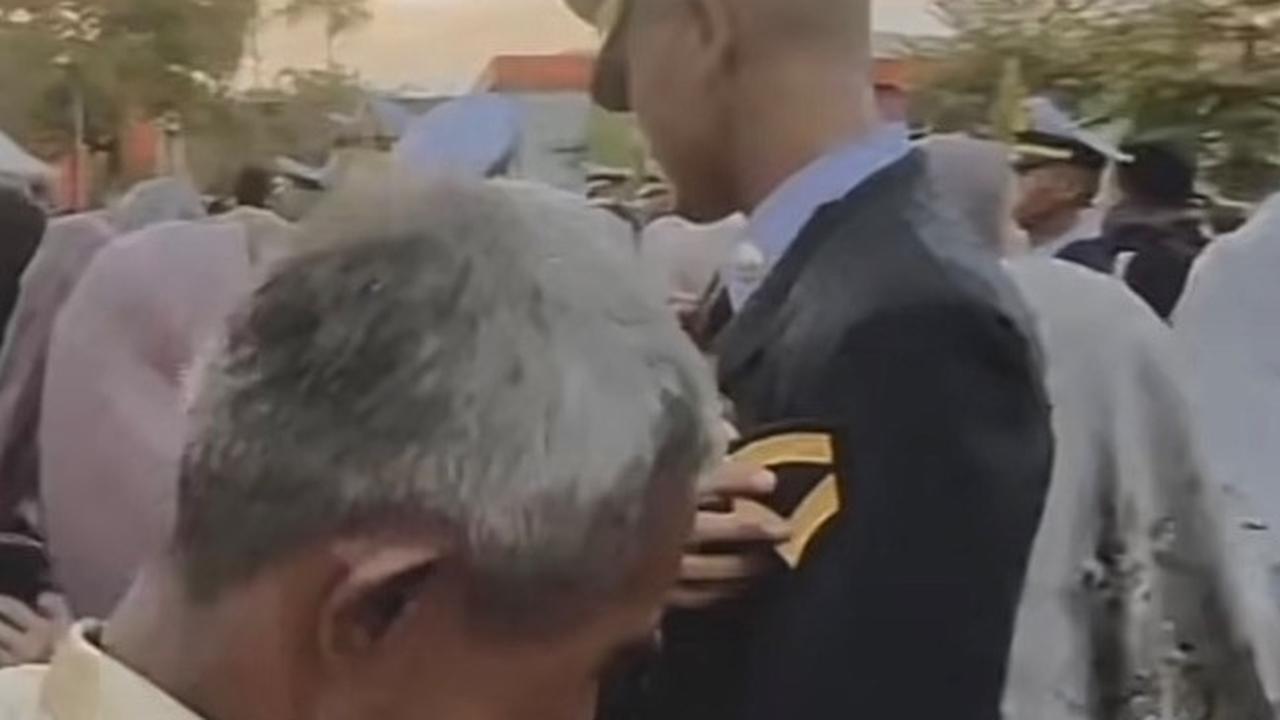 Viral Momen Bahagia Ayah Lihat Anaknya Jadi Taruna Pelayaran, Bangga dan Terharu