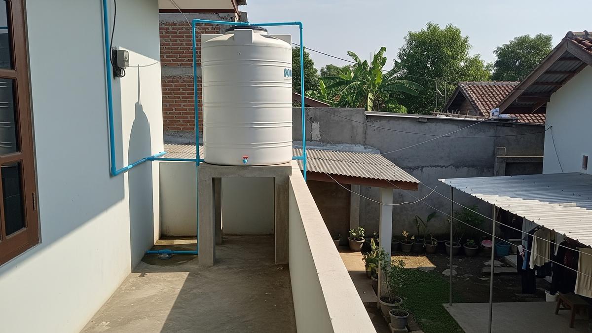 7 Tips Mengatur Tinggi Toren Ideal untuk Rumah 2 Lantai Tanpa Mesin Tambahan