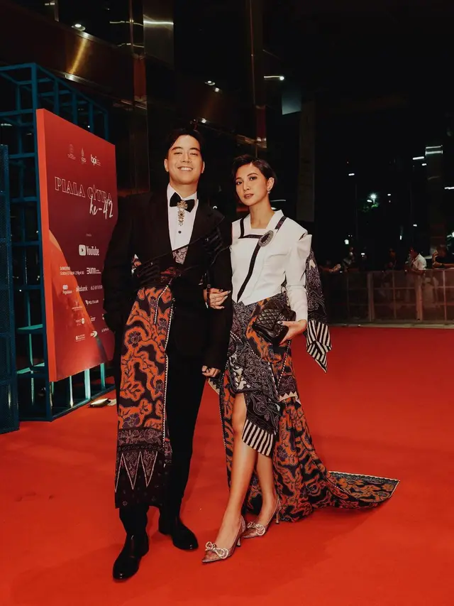 Vidi Aldiano Isyaratkan Sheila Dara Hamil