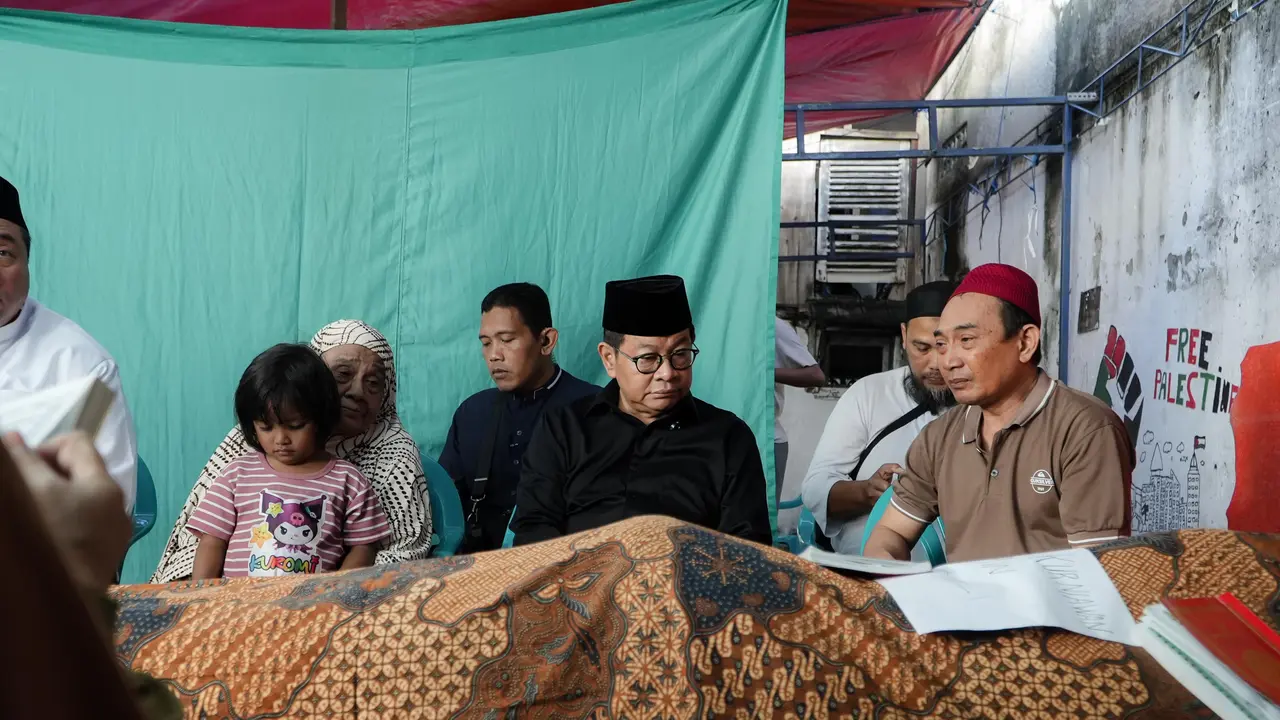 Pramono Melayat ke Rumah Affan Kurniawan