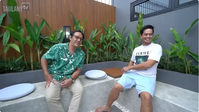 Potret Dapur Rumah Surya Insomnia yang Tersambung dengan Taman (YouTube TAULANY TV)
