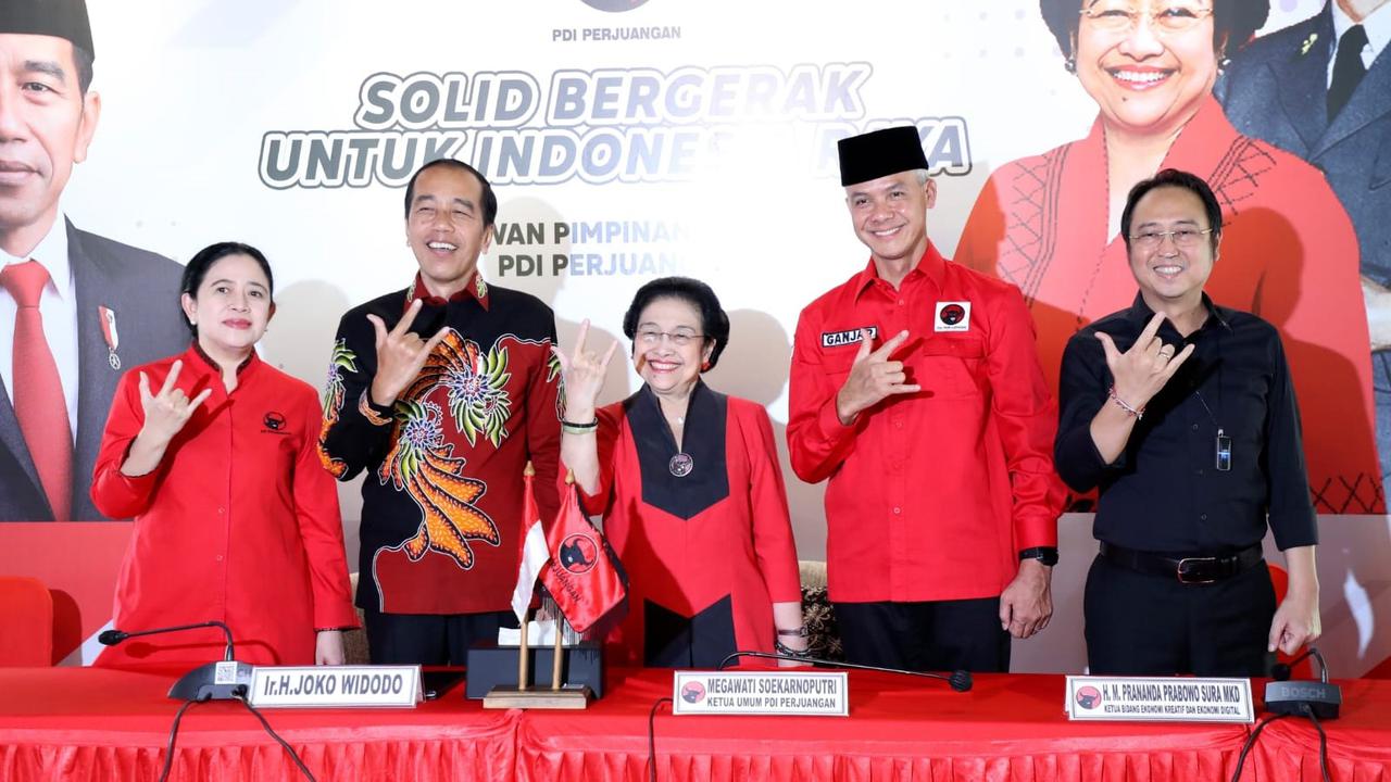 Momen Ketua Umum PDIP Megawati Soekarnoputri umumkan Ganjar Pranowo sebagai Bakal Calon Presiden di Pemilu 2024 di Istana Batu Tulis, Bogor. Turut Hadir Presiden Jokowi, Ketua DPP PDIP Puan Maharani dan Prananda Prabowo.