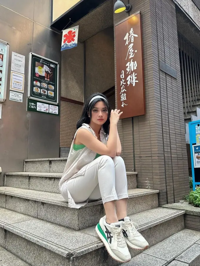 Inspirasi Gaya Casual Yoriko Angeline