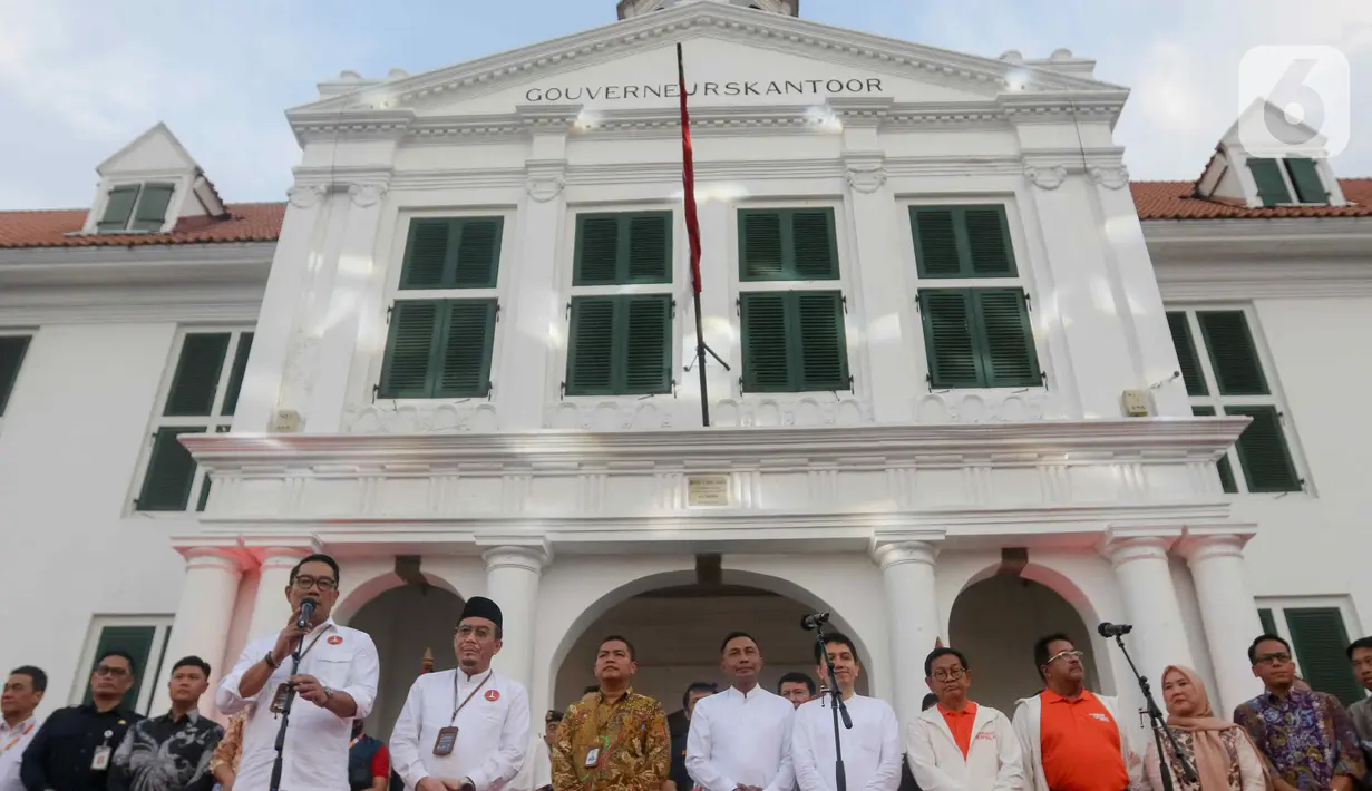 Janji tersebut diikuti oleh para paslon, perwakilan partai politik pengusul, tim kampanye, serta para pendukung. (Liputan6.com/Herman Zakharia)