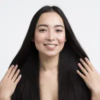 black long hair woman/copyright freepik/freepik