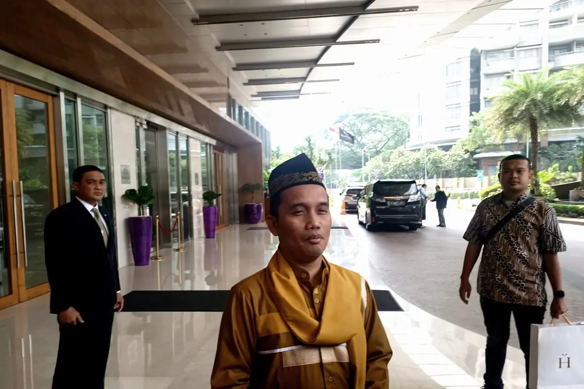 Ustaz Maulana.