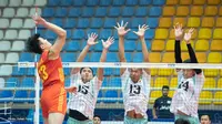 Timnas voli putra Indonesia mengalahkan Kazakhstan pada AVC Championship 2023 di Shahidan Ahandoust Hall, Urmia, Iran, Minggu (20/8/2023). (Bola.com/PBVSI)