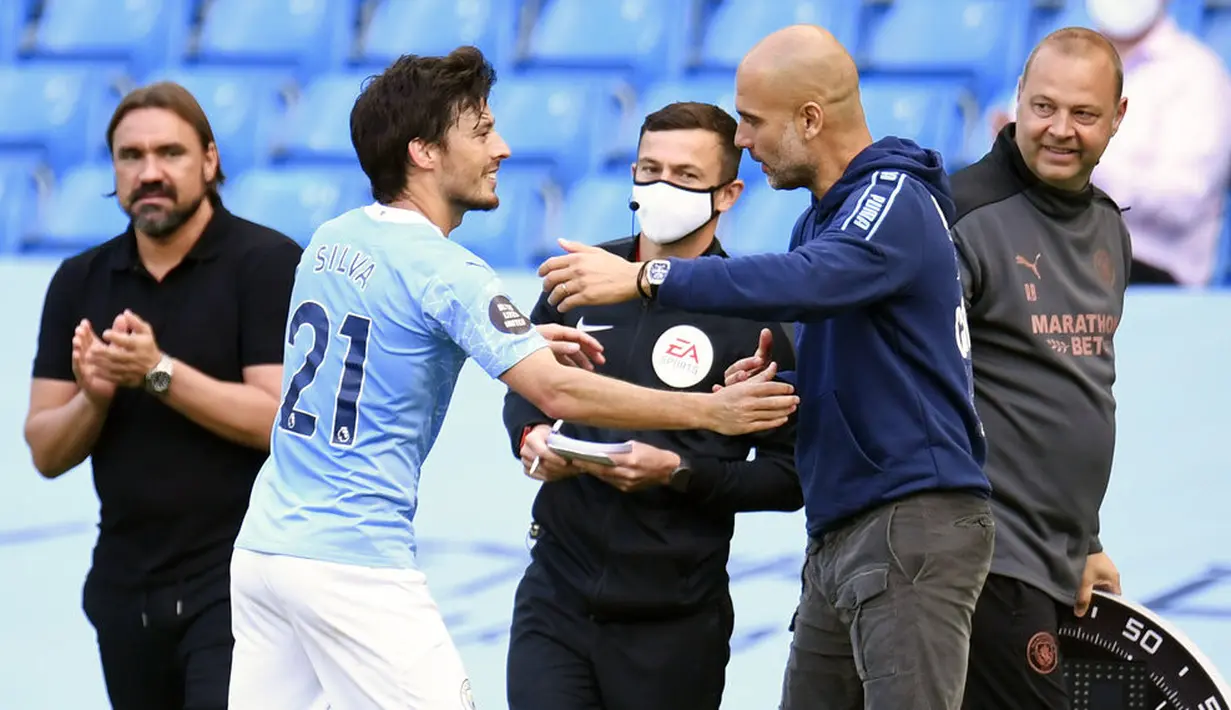 Silva selalu menjadi pilihan utama dalam tiga periode pelatih The Citizens, yakni Roberto Mancini, Manuel Pellegrini, hingga sekarang Pep Guardiola. (Peter Powelll/Pool via AP)