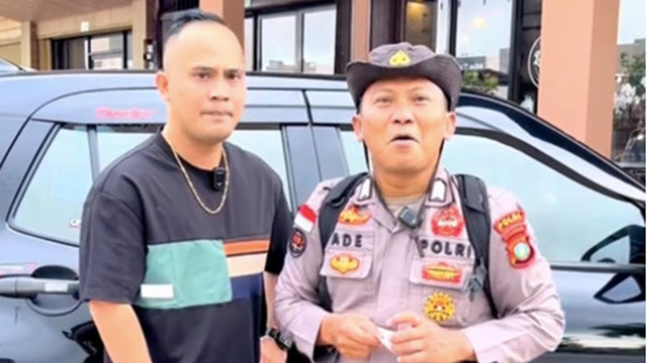 Master Teka-teki Tak Sanggup Jawab Pertanyaan Polisi Rocker, Endingnya Bikin Ngakak