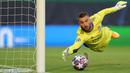 Anthony Lopes akan dikenal sebagai penjaga gawang terloyal oleh fans Olympique Lyon. Tercatat ia hanya pernah membela satu klub itu saja. Karirnya bersama Lyon dimulai jauh sebelum masuk liga utama Prancis, League 1. (Foto: AFP/Pool/Miguel A. Lopes)
