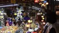 Berburu Oleh-oleh Eksotis di Souk Medinat Dubai