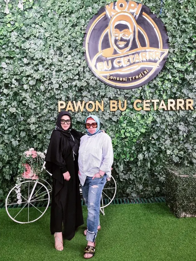 Pakai Hijab, Ini 6 Potret Terbaru Syahrini Usai Pulang dari Jepang yang Curi Perhatian