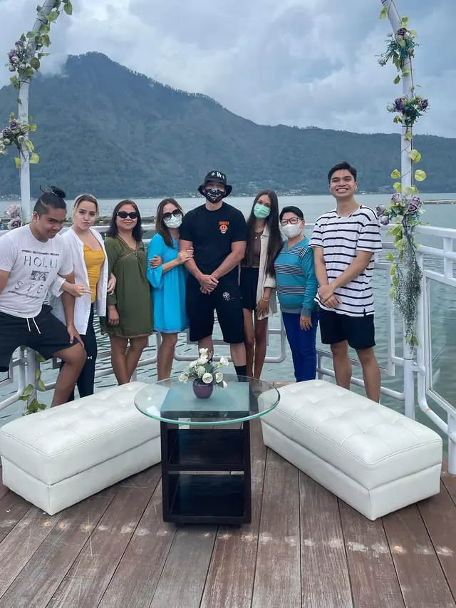 5 Potret Stefan William dan Ria Andrews yang Kini Makin Mesra