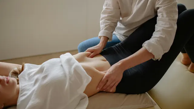 Pijat Lembut Area Perut