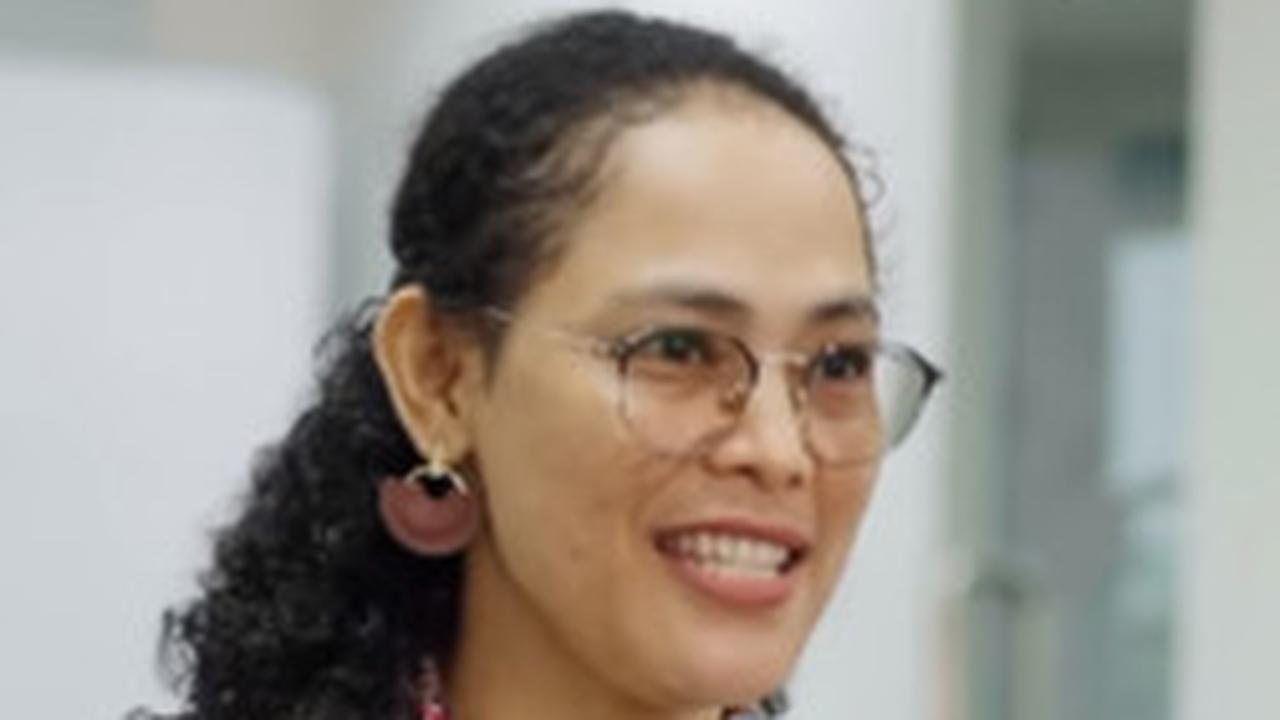 Dapat Tawaran Kerja Bergaji Fantastis di Luar Negeri, Wanita Ini Pilih jadi Pengajar di Kampus NTT