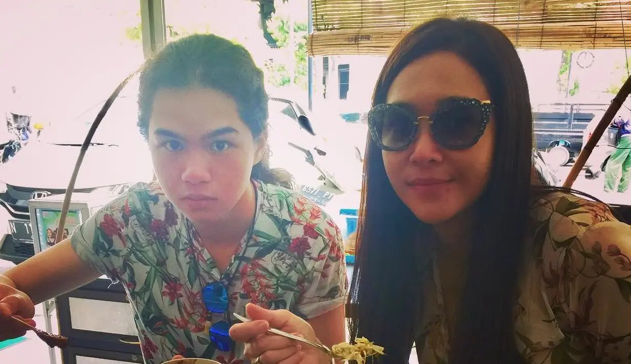 Dan di sisi lain Dul juga tidak ingn berpacaran seperti kedua kakaknya, ia ingin menjalani proses taaruf untuk mencari calon pendamping hidupnya. (Instagram/duljaelani)