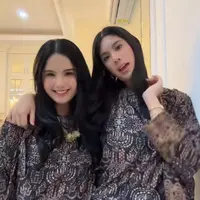 Dalam momen tersebut, Annisa Pohan dan Almira Yudhoyono tampil elegan dengan koleksi modest wear. [@annisayudhoyono].