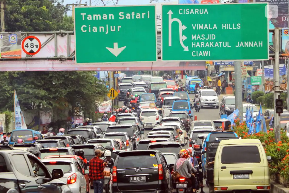 Kemacetan di Puncak, Bogor.